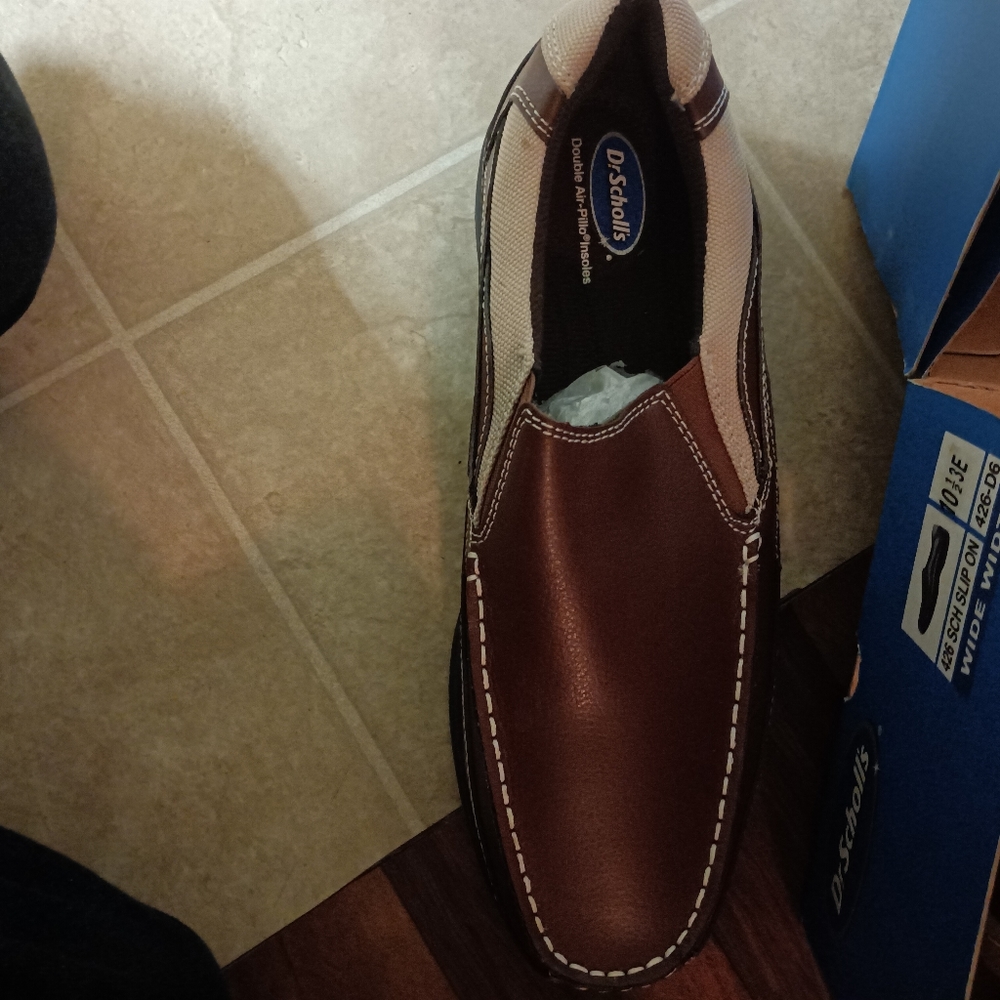 Dr.sholles slip on shoes size 10 1/2 new in the box